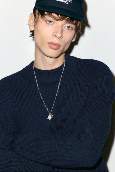 Pull & Bear Siyah teknik şapka yazılı