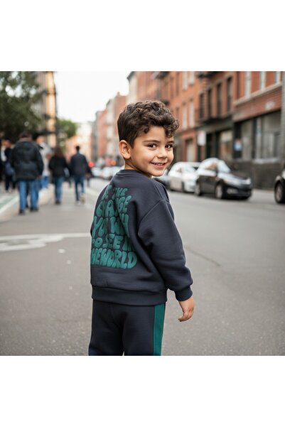 Çocuk Unisex Arka Baskılı Pant. Şeritli Sweatshirt Takım