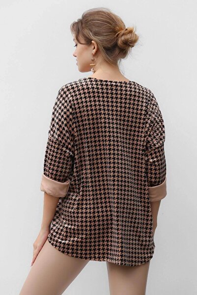 della moor Italian Beige Houndstooth Pattern Wide Fit O Oversized Velvet Blouse