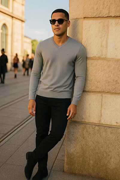 Maccali Men's Premium Comfort Casual Long Sleeve V-Neck Gray Sweater