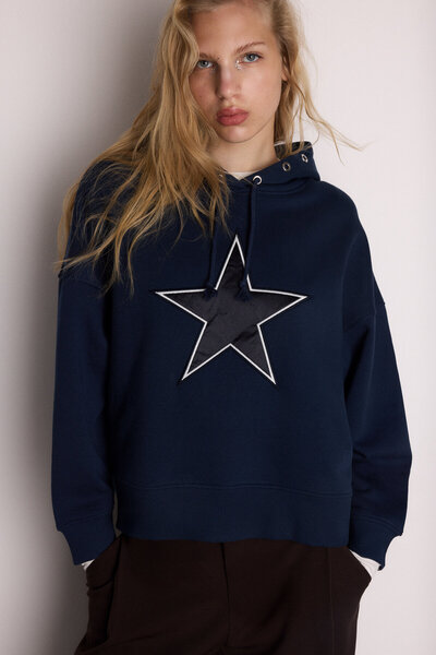 Stradivarius Yıldız kapüşonlu sweatshirt