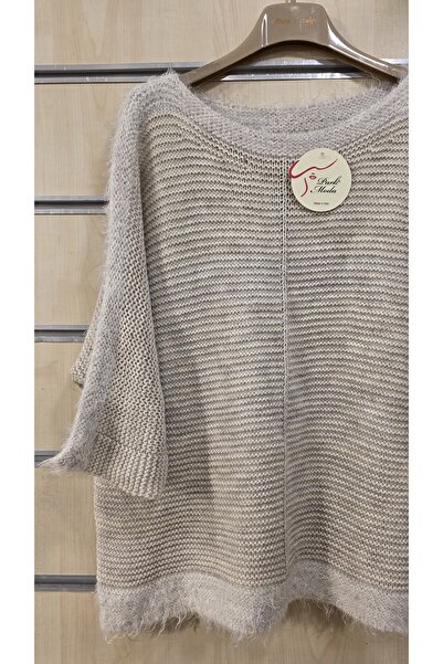 Park Moda Sweater with Tassel Detail