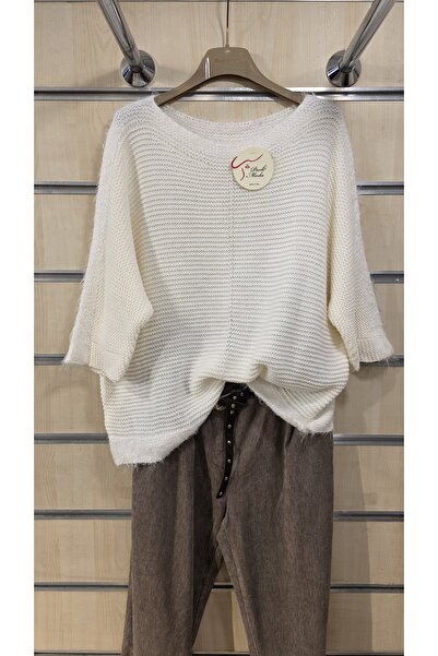 Park Moda Sweater with Tassel Detail