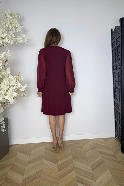 gesmoda G1662 Collar and Button Detailed Dress Burgundy