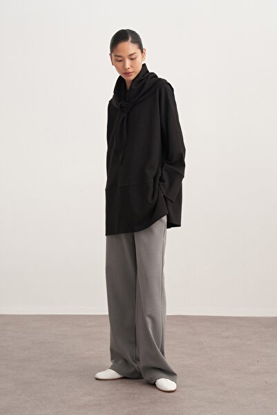 EBU Prive Γυναικείο Interlock O oversized Φούτερ με αξεσουάρ σάλι σε μαύρο χρώμα