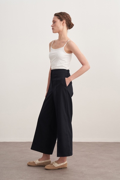 EBU Prive Women's Gabardine Culotte Pants Navy Blue