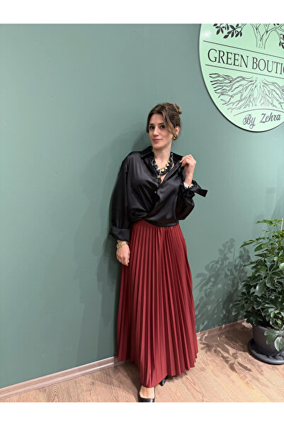 Greenboutique تنورة طويلة مطوية ولامعة