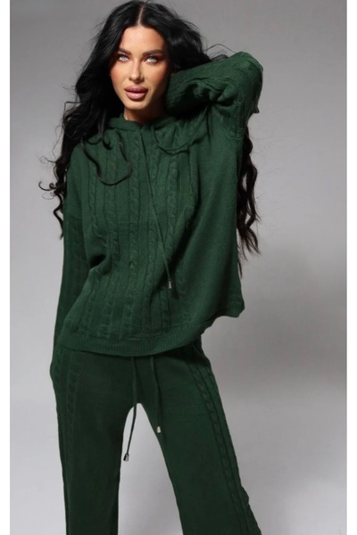 Pretty Women's knitted suit