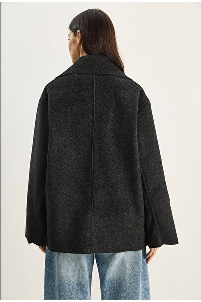 Opera Kuruvae Buttoned Coat