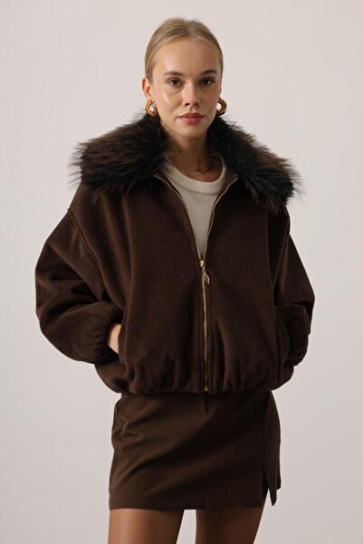 Opera Short Coat with a Cashmere Collar
