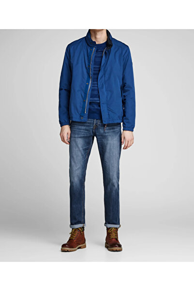 Evendi Blugi, Albastru