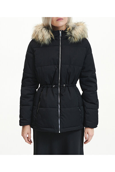 Reserved Geaca, Negru