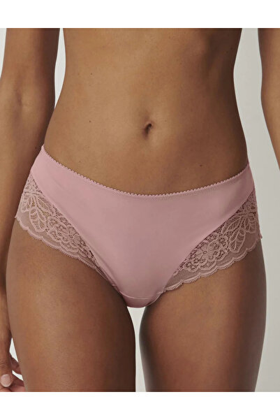 Triumph Chilot, Roz Pudra