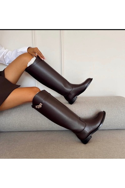 MYVOLANTE حذاء نسائي بني اللون بتفاصيل مشبك على طراز راكب الخيل