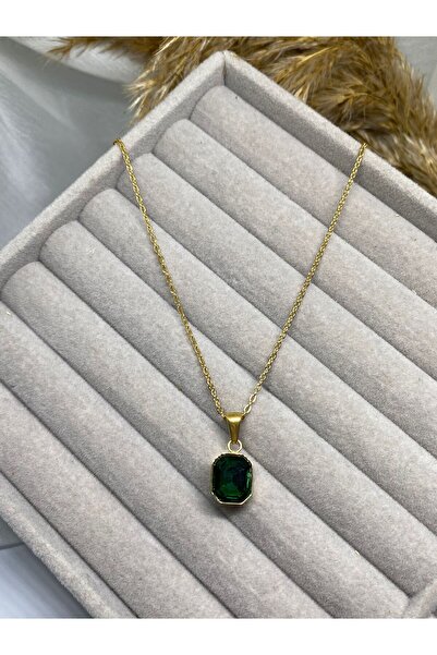 Kaan Accessoire 💚   بريق الزمرد - قلادة من حجر واحد بلون ذهبي