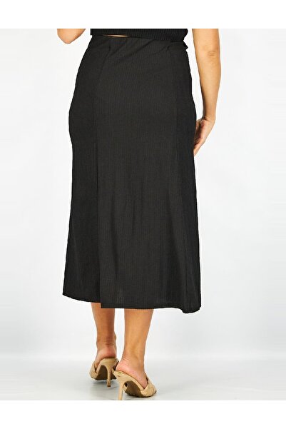 Reserved Fusta, Negru