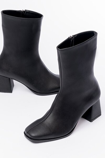 Zerenyus Zri̇n-032 Premium Black Heeled Zippered Women's Boots