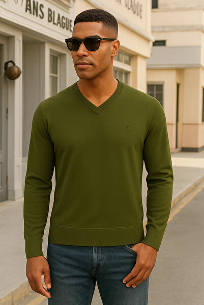 Maccali Men's Comfortable Casual Long Sleeve Khaki V-Neck Sweater