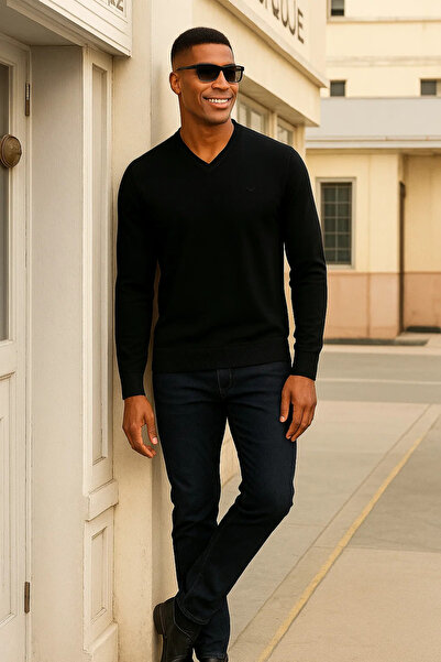 Maccali Men's Comfortable Casual Long Sleeve Black V-Neck Sweater