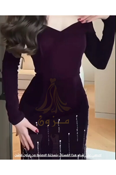 MEZON FASHION Burgundy velvet evening dress with an off-the-shoulder design and crystal embroidery.