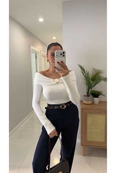 BİRCANÇİL Lesora Ecru Gold Buckle Detailed Boat Neck Blouse