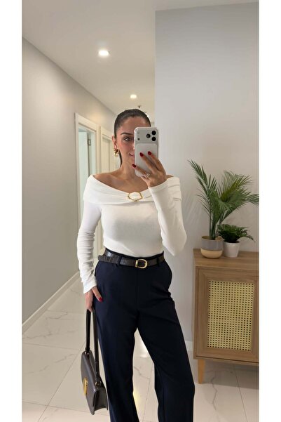 BİRCANÇİL Lesora Ecru Gold Buckle Detailed Boat Neck Blouse