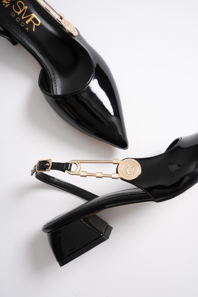 Silver Lady Matchless Hook Buckle Detailed Pointed Toe Patent Leather Casual Women's Shoes