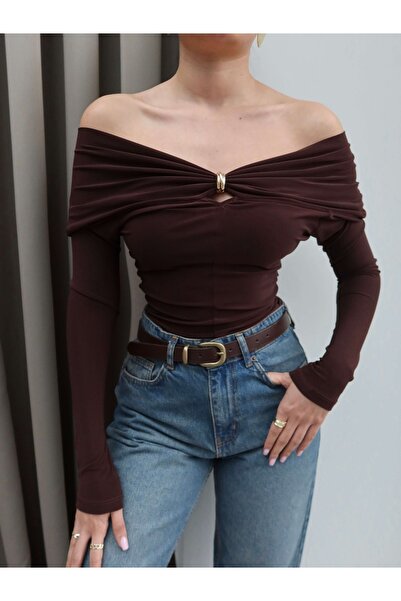 ESRAHELVACI Open Shoulder Blouse with Collar Brooch