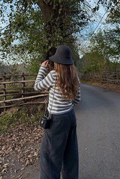 Laluvia Gray - Ecru Striped Knitted Cardigan - 4390