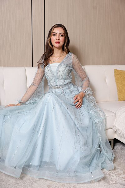 molan fashion A light blue evening dress with a soft, icy feel, giving a dreamy look as if from a fairytale ball.