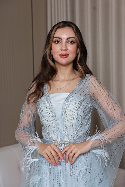 molan fashion A light blue evening dress with a soft, icy feel, giving a dreamy look as if from a fairytale ball.