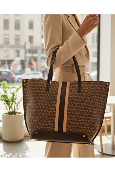 REDTAG حقيبة توت نسائية مزينة باللون البني