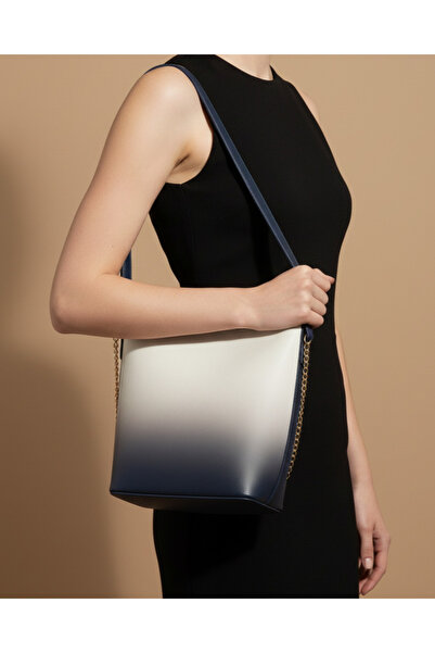 REDTAG حقيبة دلو سوداء للنساء