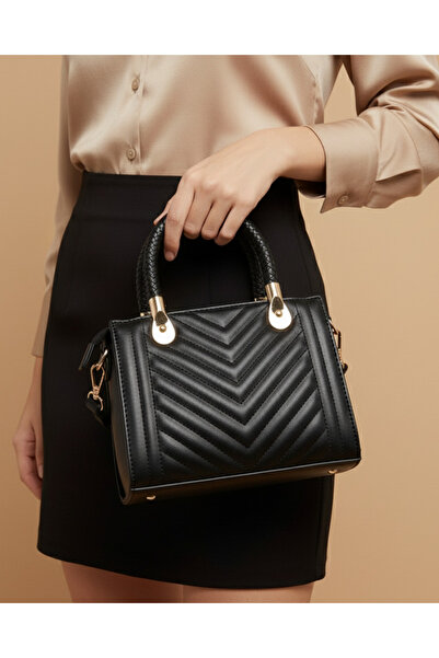 REDTAG حقيبة رسول مبطنة سوداء للنساء