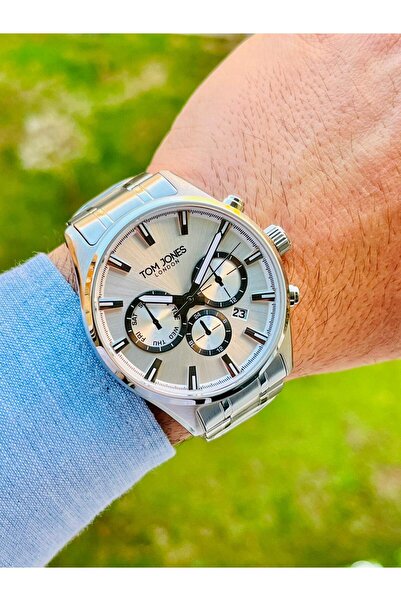 Tom Jones Fonksiyonlu Erkek Kol Saati Gümüş Renk Çelik Kordon 5 Atm Su Geçirm...