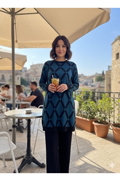 MODA TAY KADIN TRİKO DESENLİ İKİLİ TAKIM