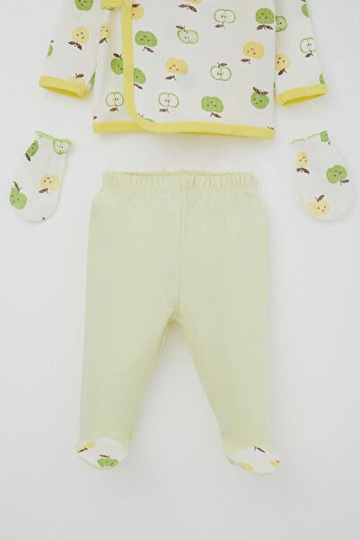 Breeze Baby Boy Hospital Release 5-Piece Cute Little Apple Patterned 0-3 Months, Ecru