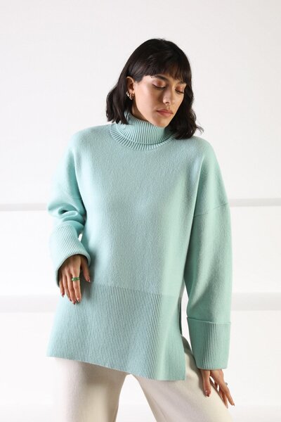 Ferraro Mint Long Sleeve Side Slit Turtleneck Cashmere Women's Knitwear Sweater