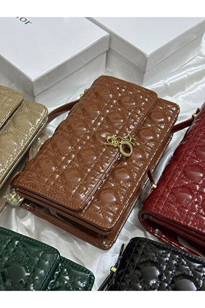 Generic Elegant, high-quality women's shoulder bag with all accessories