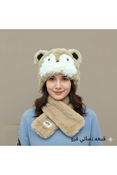 GENERAL A luxurious full fur hat: often used with elegant winter looks