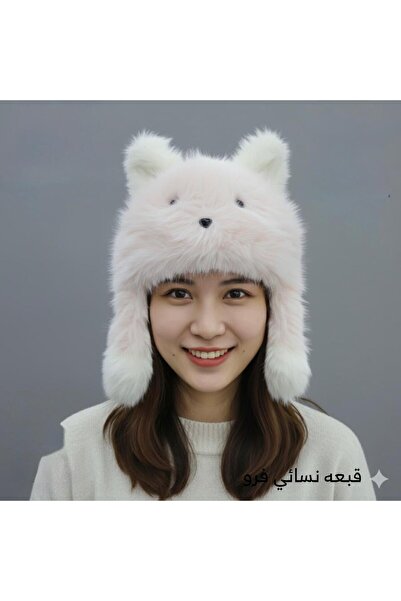 GENERAL A luxurious full fur hat: often used with elegant winter looks