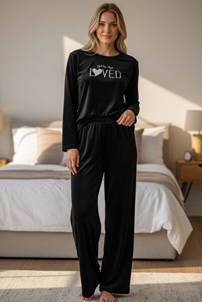 Meleğin Rüyası Kadife Siyah Yazı detaylı Kadın Pijama Takımı