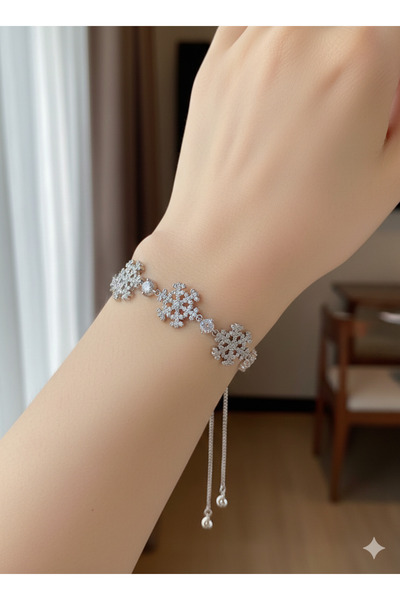 Kaan Accessoire أناقة ندفة الثلج: سوار فضي قابل للتعديل