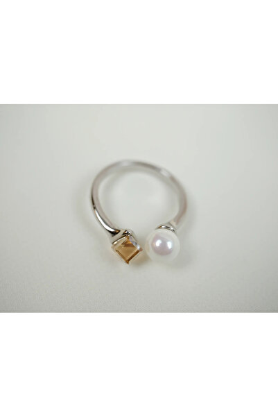 ATELİER TUĞBA خاتم فضي قابل للتعديل مع تفاصيل اللؤلؤ والزخرفة المربعة YZK074