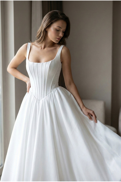 Lady Lydian Kabarık Prenses Model Sade Tasarım Gelinlik – Kare Yaka Korseli Şık Gelinlik