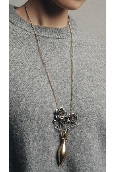 neslyaccessories Flower pendant in vase