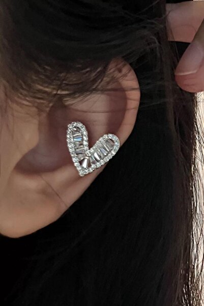 TAKIŞTIR Gümüş Renk Kalp Figürlü Taş Detaylı Ear Cuff (Tek)