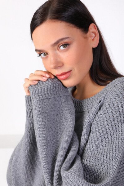 Ferraro Gray Round Neck Wool Women's Knitwear Sweater