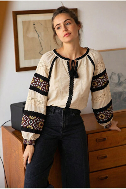 FEMELLE Women's Beige Collar Tassel Sleeves Cotton Blouse with Lace Detail