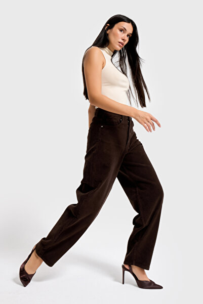 it's basic Pantaloni pentru femei, maro închis, 29w5-81, Skater Fit Slim F material reiat din catifea din țesătură catifea